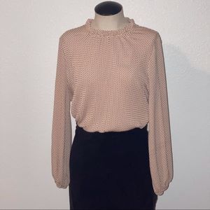 ADRIANNA PAPELL LONG SLEEVE LIGHT PINK POLKA DOT BLOUSE. SIZE M